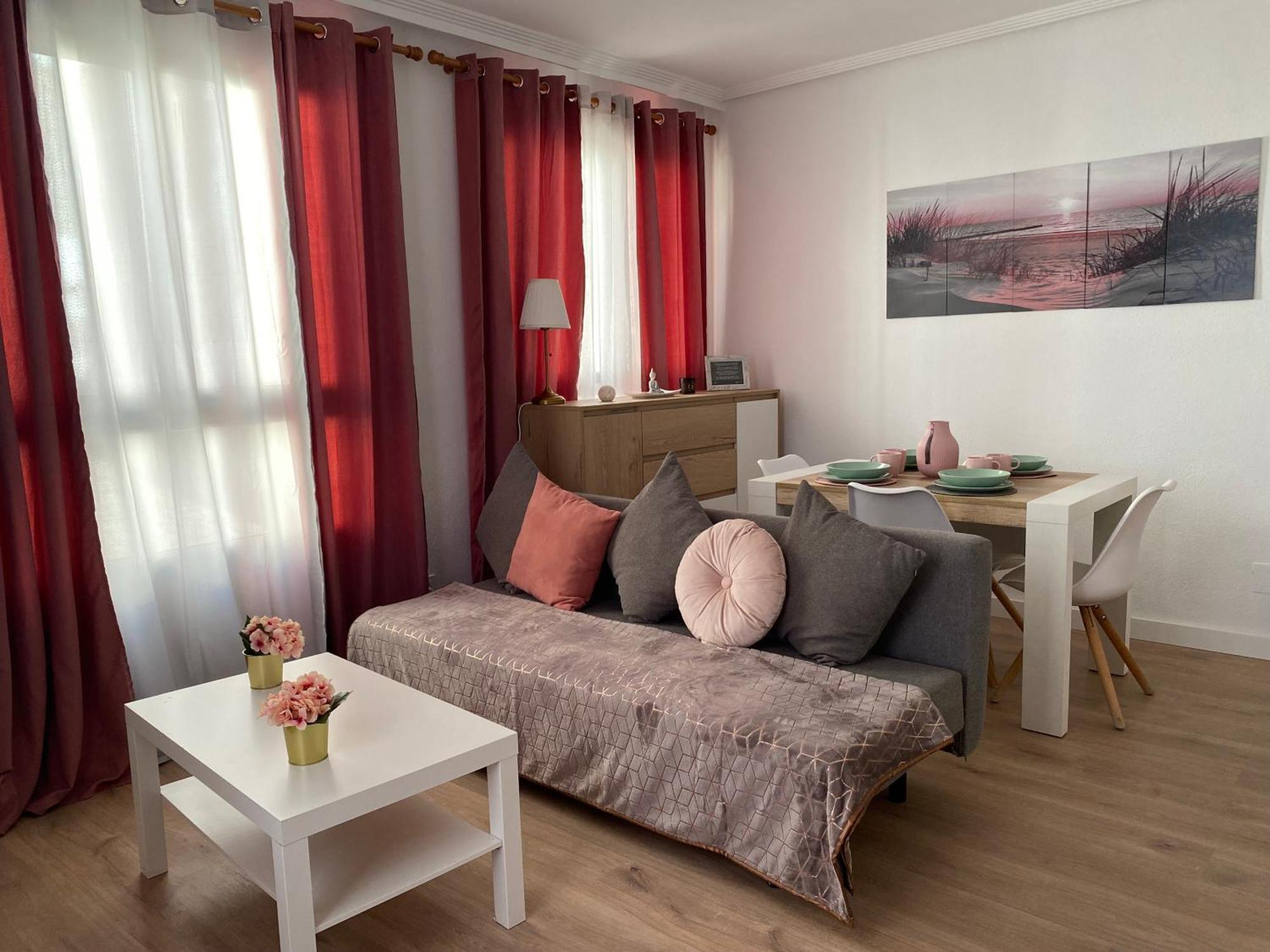 Apartamento Plaza De Las Flores Apartment *