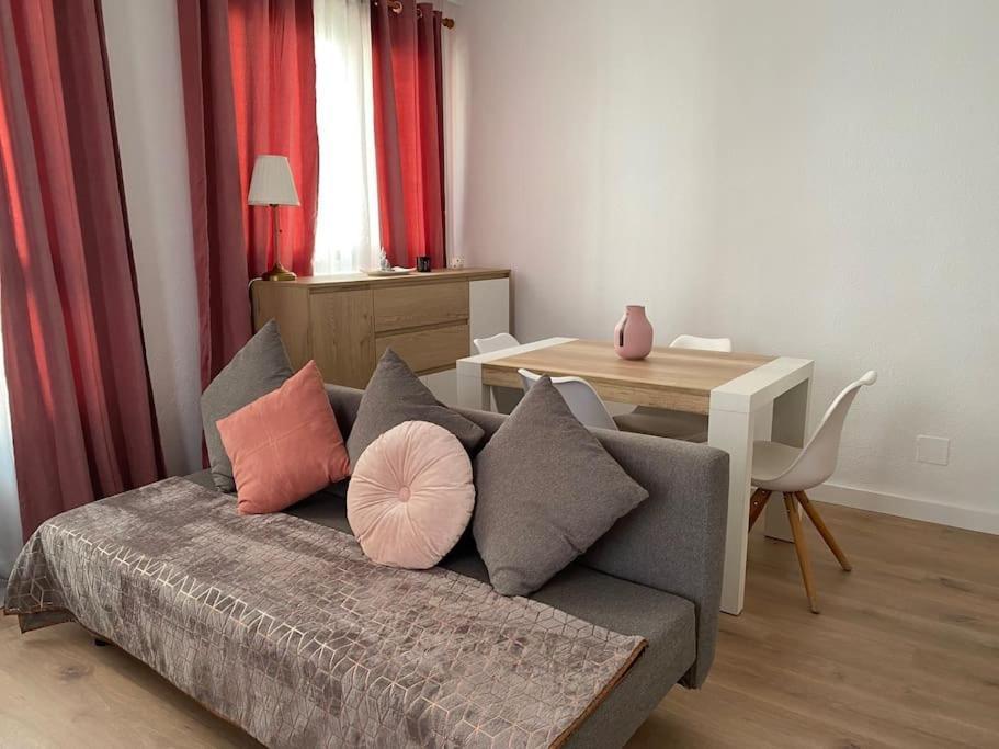 Apartamento Plaza De Las Flores Apartment
